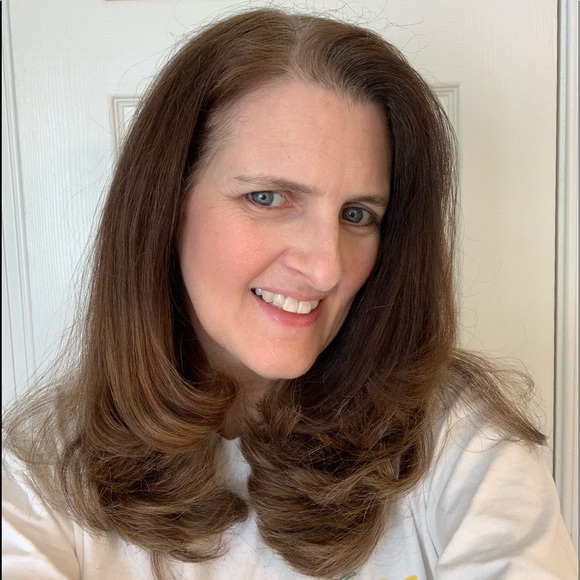 Meet your Posher, Debbie - Picture 2 of 2